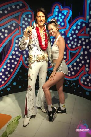 Original 2000 px/ 3000 px