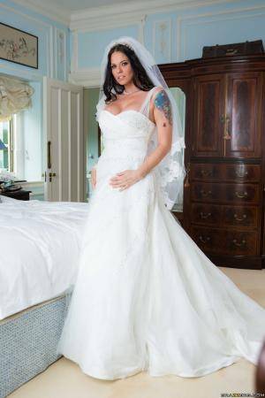 Big Butt Wedding Day, Simony Diamond