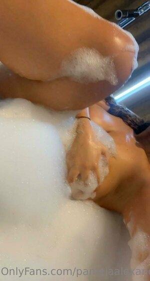 Original 547 px/ 1024 px