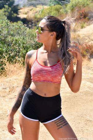 Original 852 px/ 1280 px