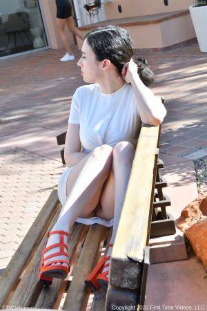 Original 852 px/ 1280 px