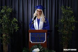 Elsa jean #Lookathernow