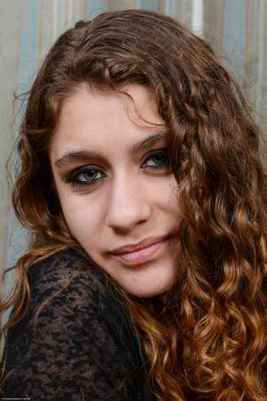 Original 682 px/ 1024 px