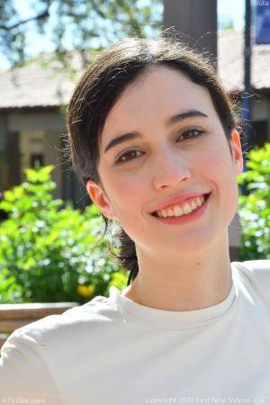 Original 852 px/ 1280 px