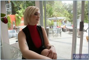 Original 850 px/ 571 px