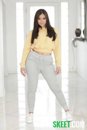 #TeamSkeet #TeensLoveAnal Violet Starr - Loosen Up Violet