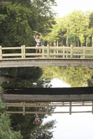 Original 853 px/ 1280 px