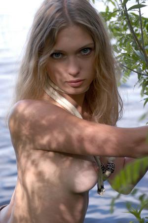 Original 2000 px/ 3011 px