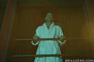 Original 900 px/ 599 px