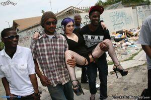 Original 1600 px/ 1067 px