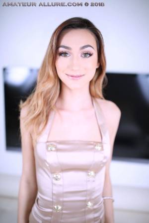 #SwallowSalon Ana Rose