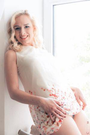 Original 854 px/ 1280 px