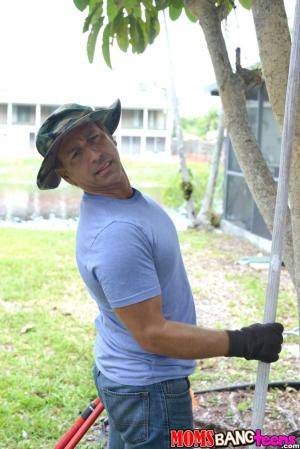 Original 2564 px/ 3840 px