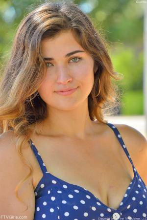 Original 852 px/ 1280 px