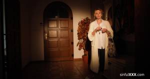 Original 4096 px/ 2160 px