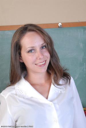 Original 687 px/ 1024 px