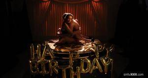 Original 5000 px/ 2637 px