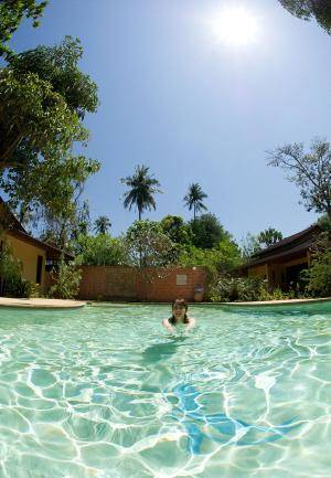 Original 885 px/ 1280 px