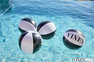 Original 2999 px/ 2000 px