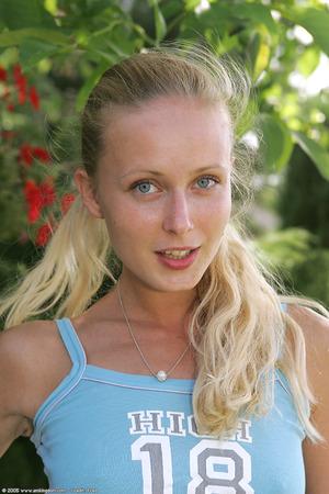 Original 683 px/ 1024 px