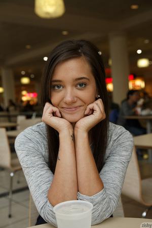 #Zishy Gia Paige - Fake Shopping