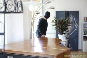 Original 3500 px/ 2333 px