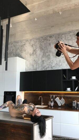 Original 2304 px/ 4096 px