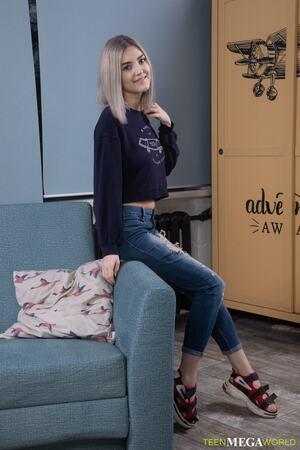 Original 2333 px/ 3500 px