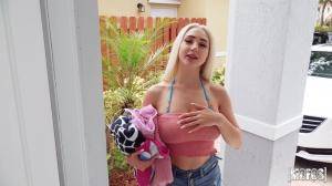 Skylar Vox - Dylan Takes A Dip