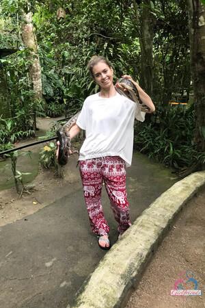 Original 2000 px/ 3000 px