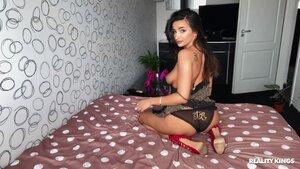 Original 3265 px/ 1837 px