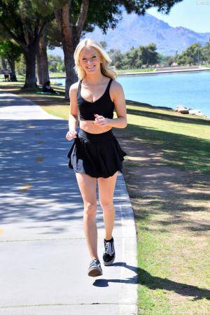 Original 852 px/ 1280 px