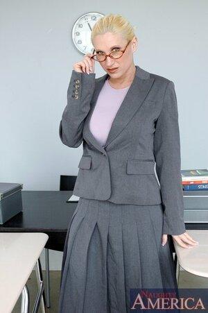 Original 399 px/ 600 px