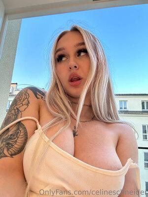 Original 2880 px/ 3840 px