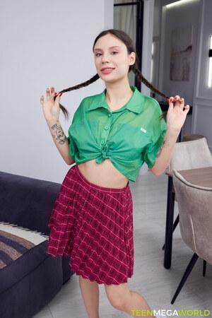 Original 2333 px/ 3500 px