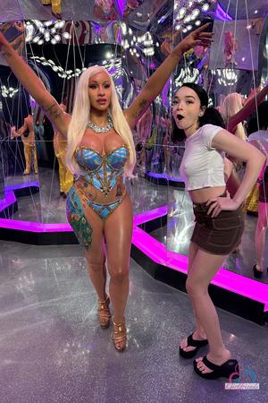 Original 2000 px/ 3000 px