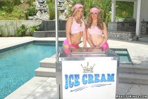 Original 900 px/ 600 px