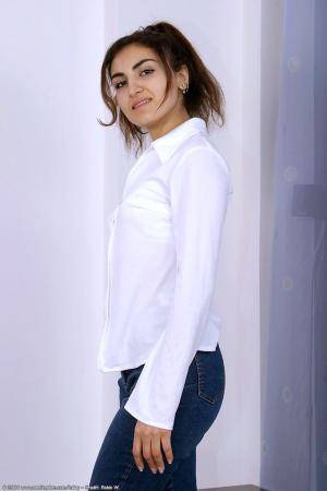 Original 682 px/ 1024 px