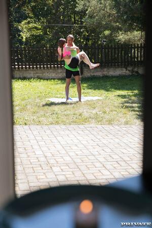 Original 1067 px/ 1600 px