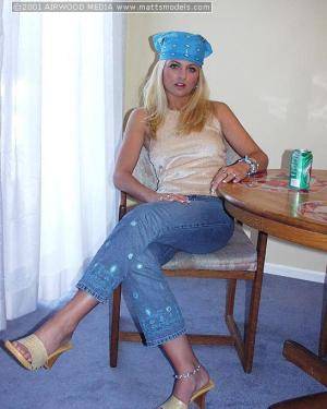 #MattsModels Bobbi Eden - Tan Tank Top