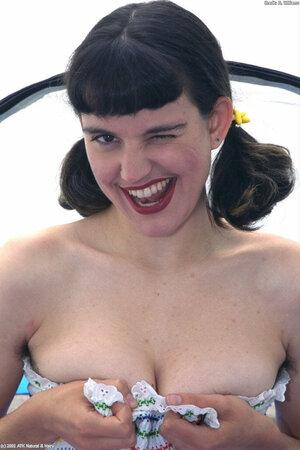 Original 683 px/ 1024 px