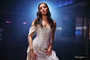 Original 2999 px/ 2000 px