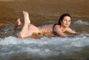 Original 3000 px/ 2008 px