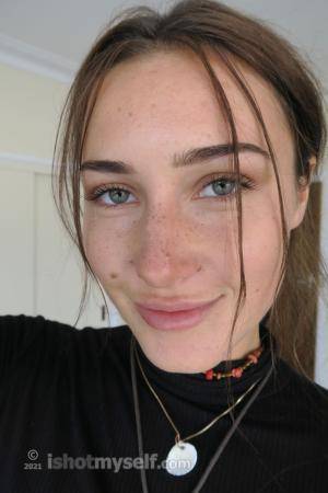 IShotMyself KimG - FlussErzeugen - 43 Photos - Nov 30, 2021_95095975