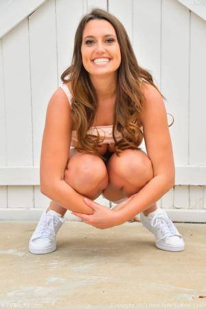 Original 852 px/ 1280 px