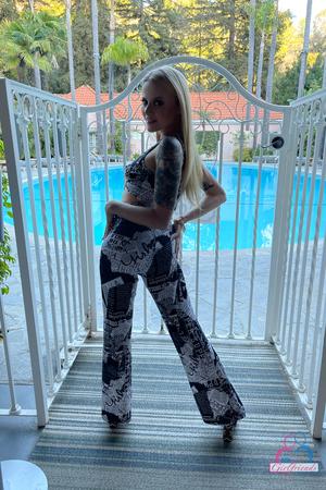 Original 2000 px/ 3000 px