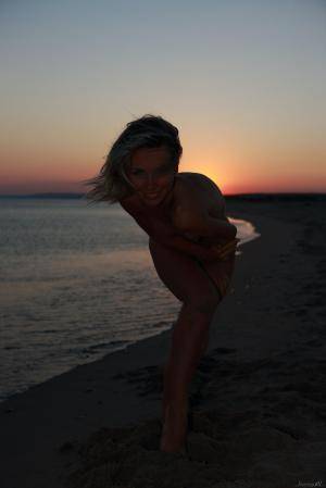 Original 854 px/ 1280 px