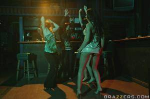 Original 900 px/ 599 px