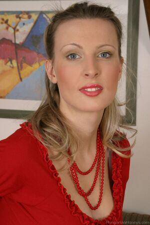 Original 683 px/ 1024 px