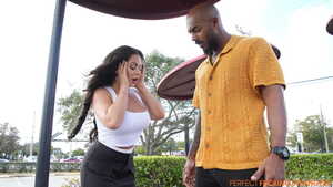 Original 2500 px/ 1406 px